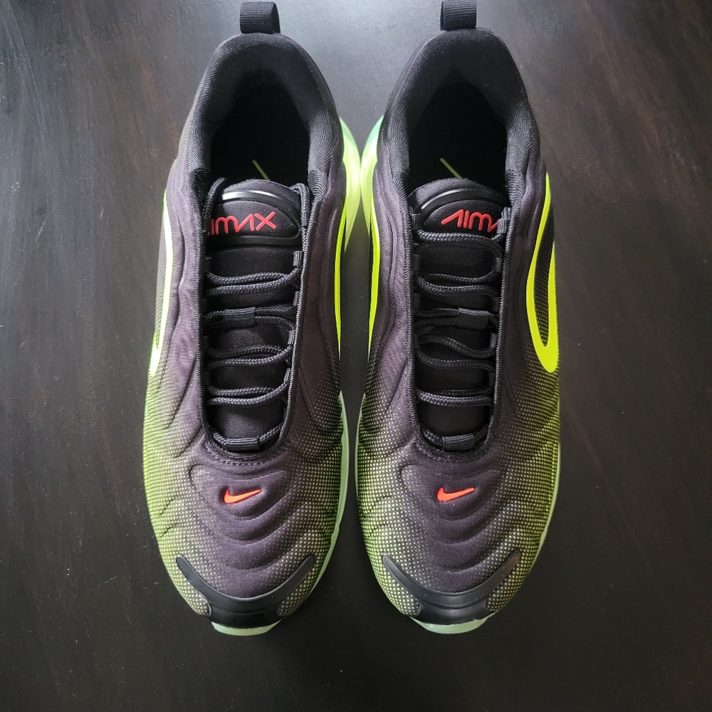 Nike Air Max 720 "Retro Future"